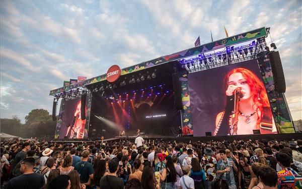 Rengetegen buliztak a Sziget fesztiválon