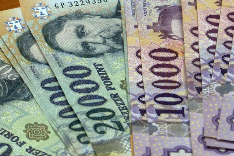 KSH: 528 000 forint volt a januári bruttó átlagkereset